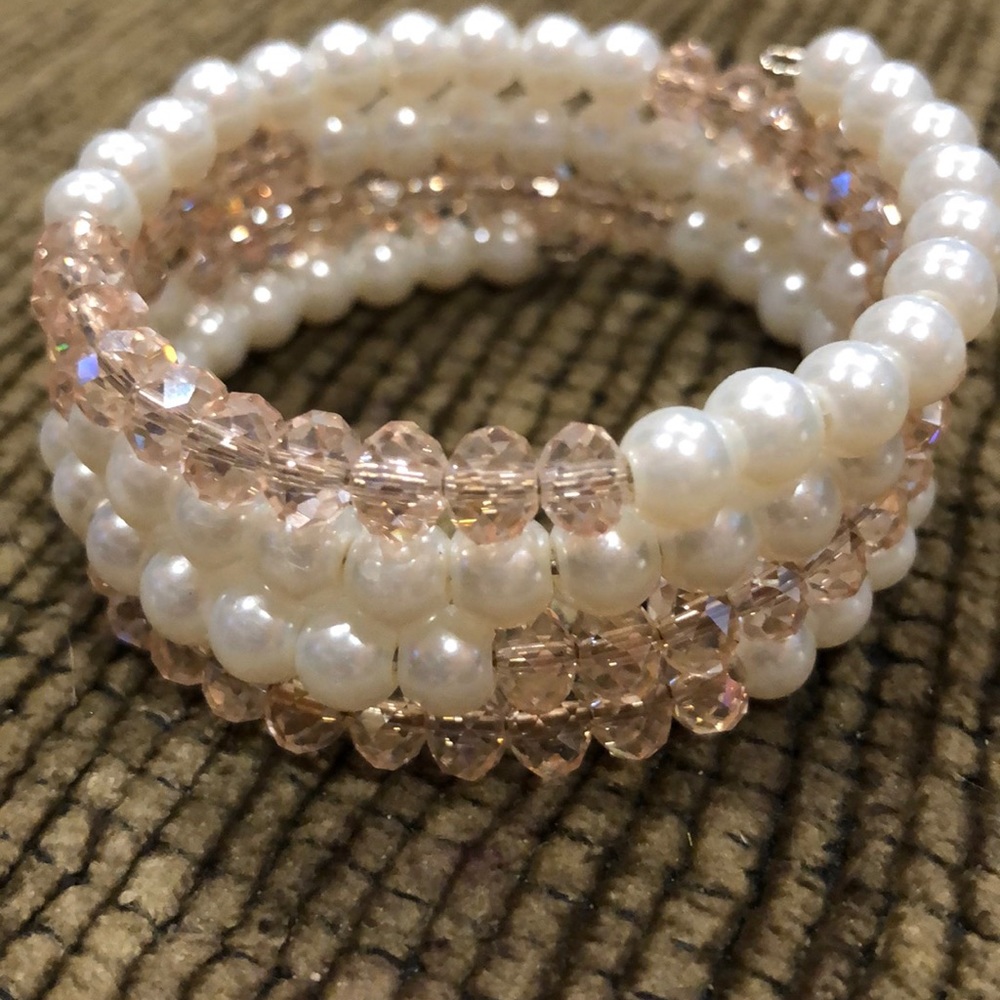 White and Pink beaded bracelet (#413)